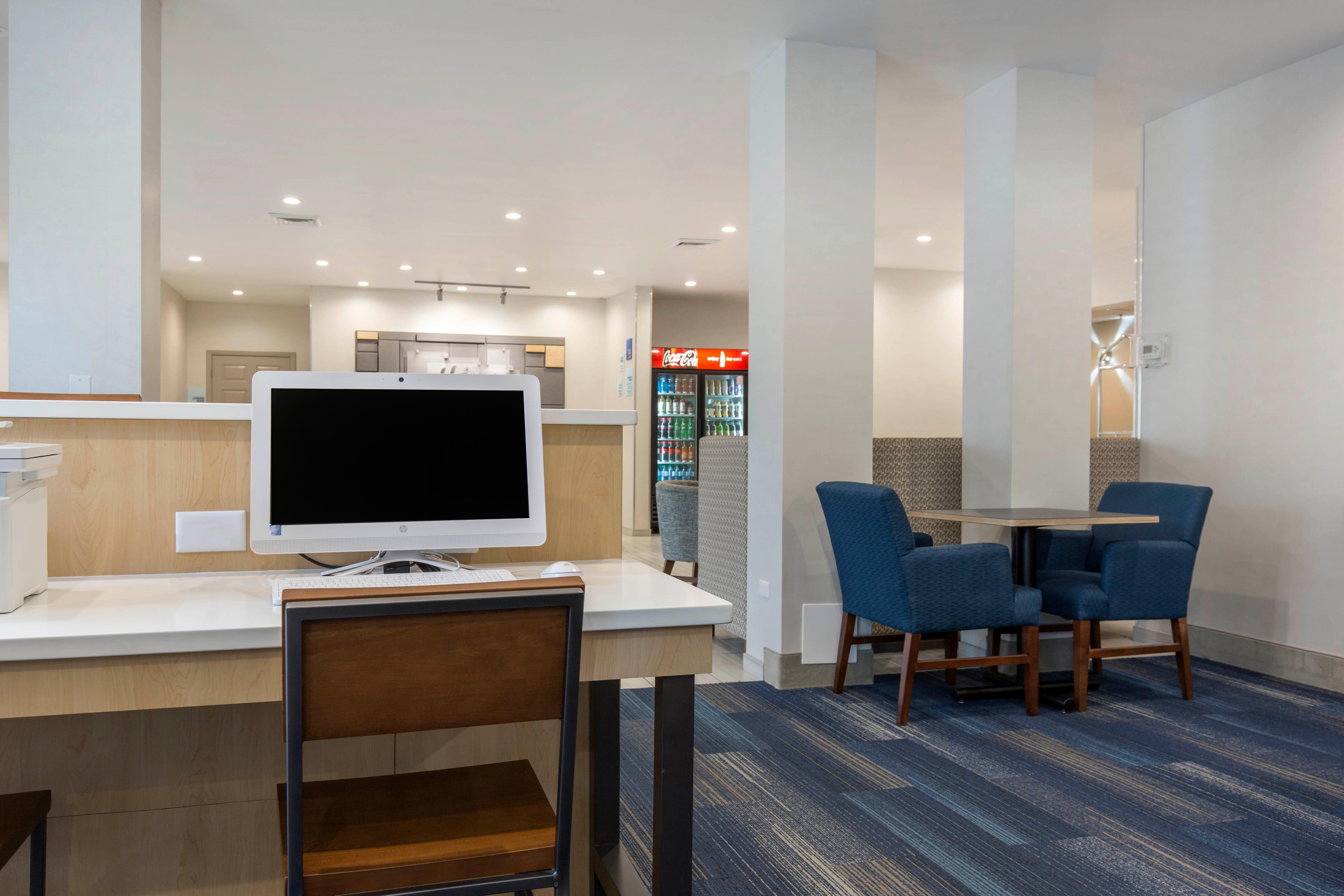 Holiday Inn Express And Suites Chicago West - St Charles By Ihg Saint Charles Exterior photo