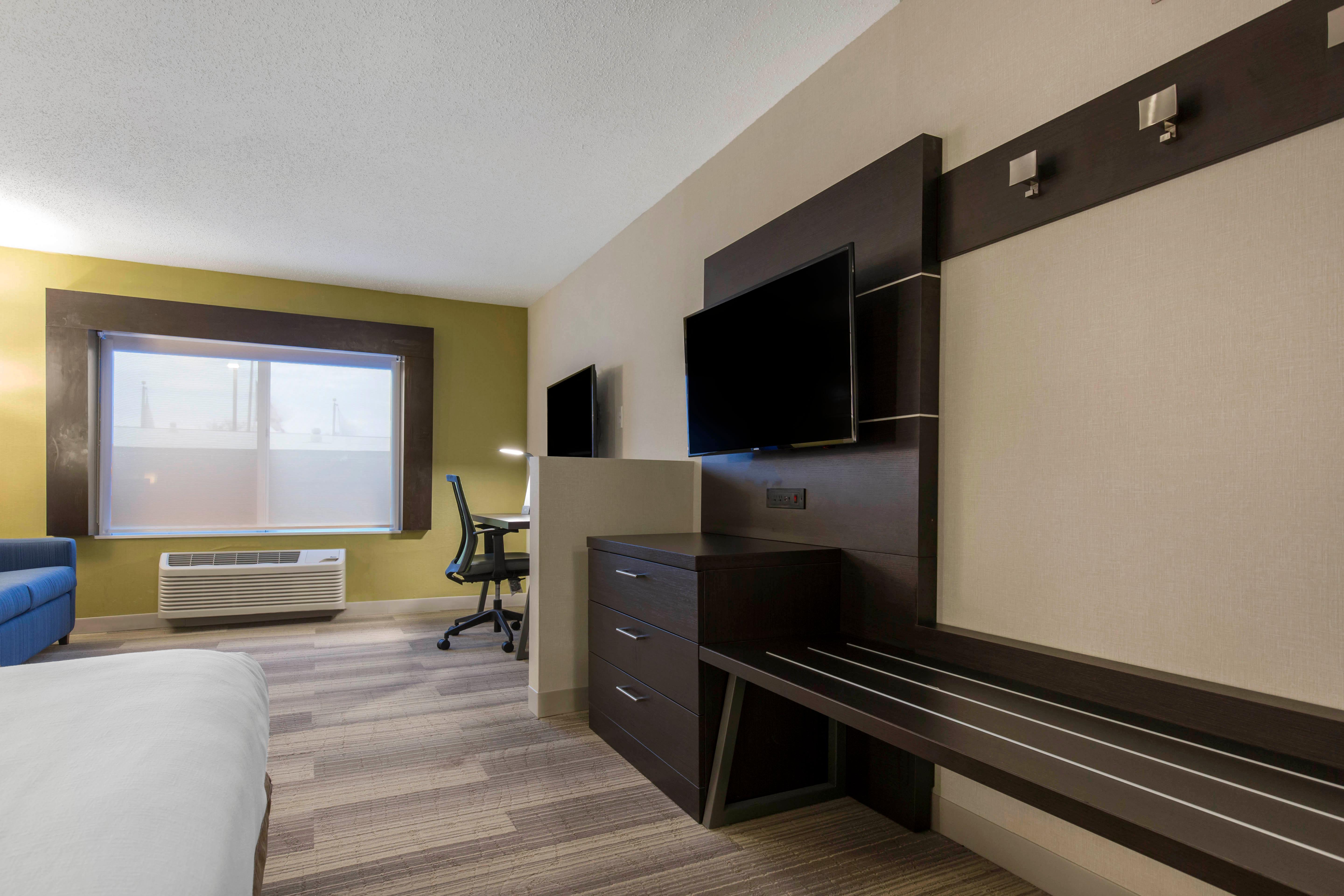 Holiday Inn Express And Suites Chicago West - St Charles By Ihg Saint Charles Exterior photo