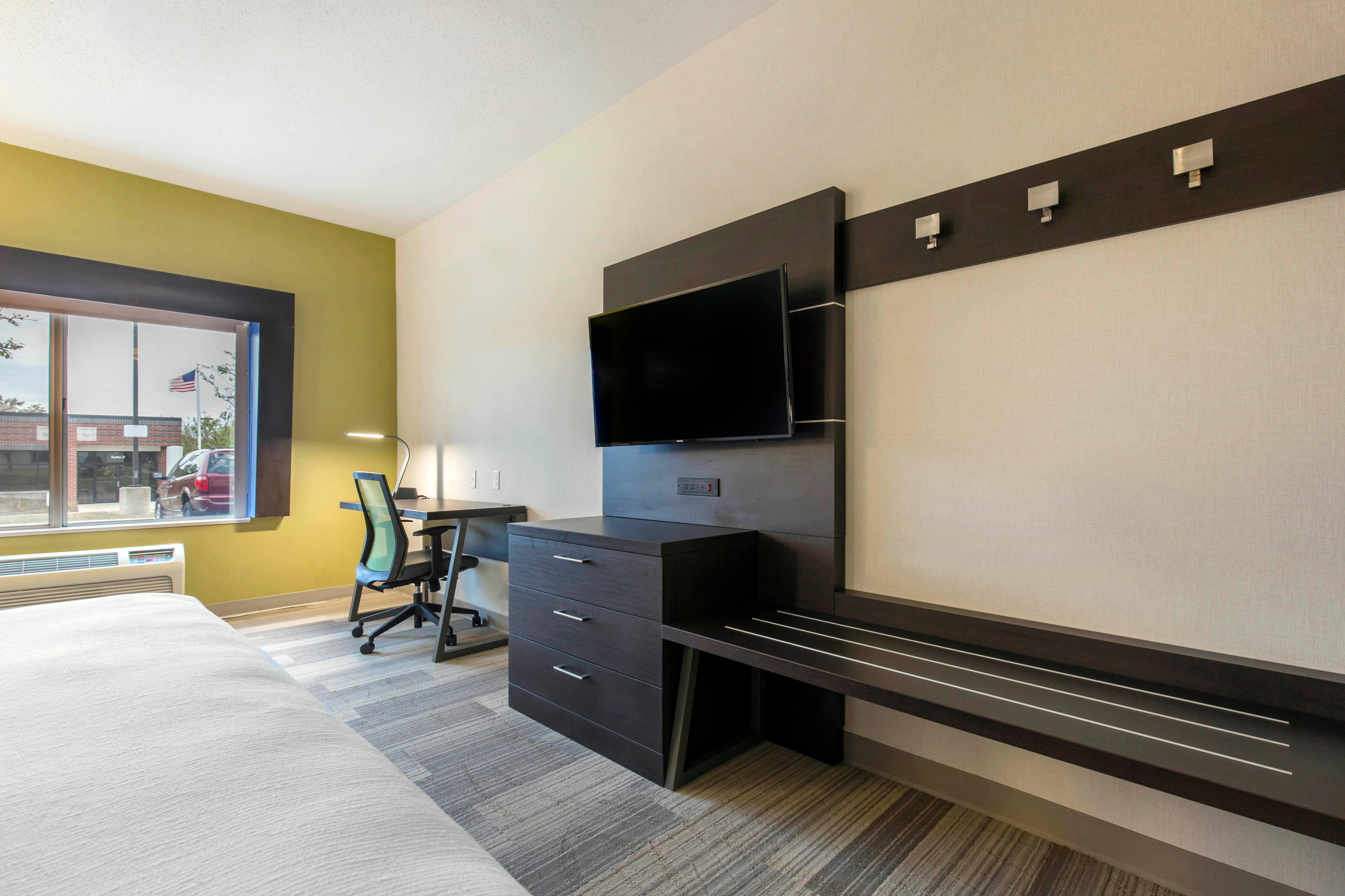 Holiday Inn Express And Suites Chicago West - St Charles By Ihg Saint Charles Exterior photo