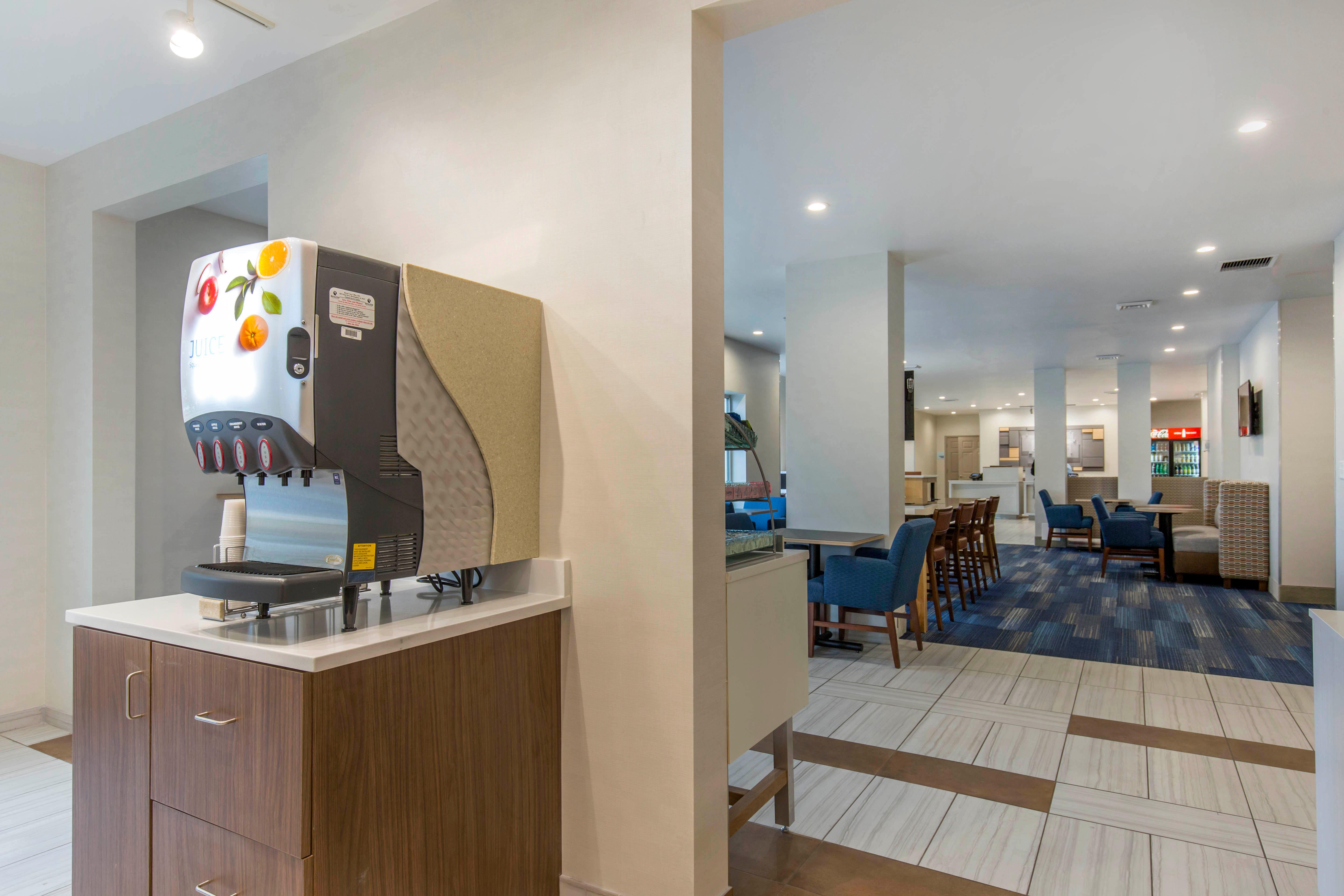 Holiday Inn Express And Suites Chicago West - St Charles By Ihg Saint Charles Exterior photo