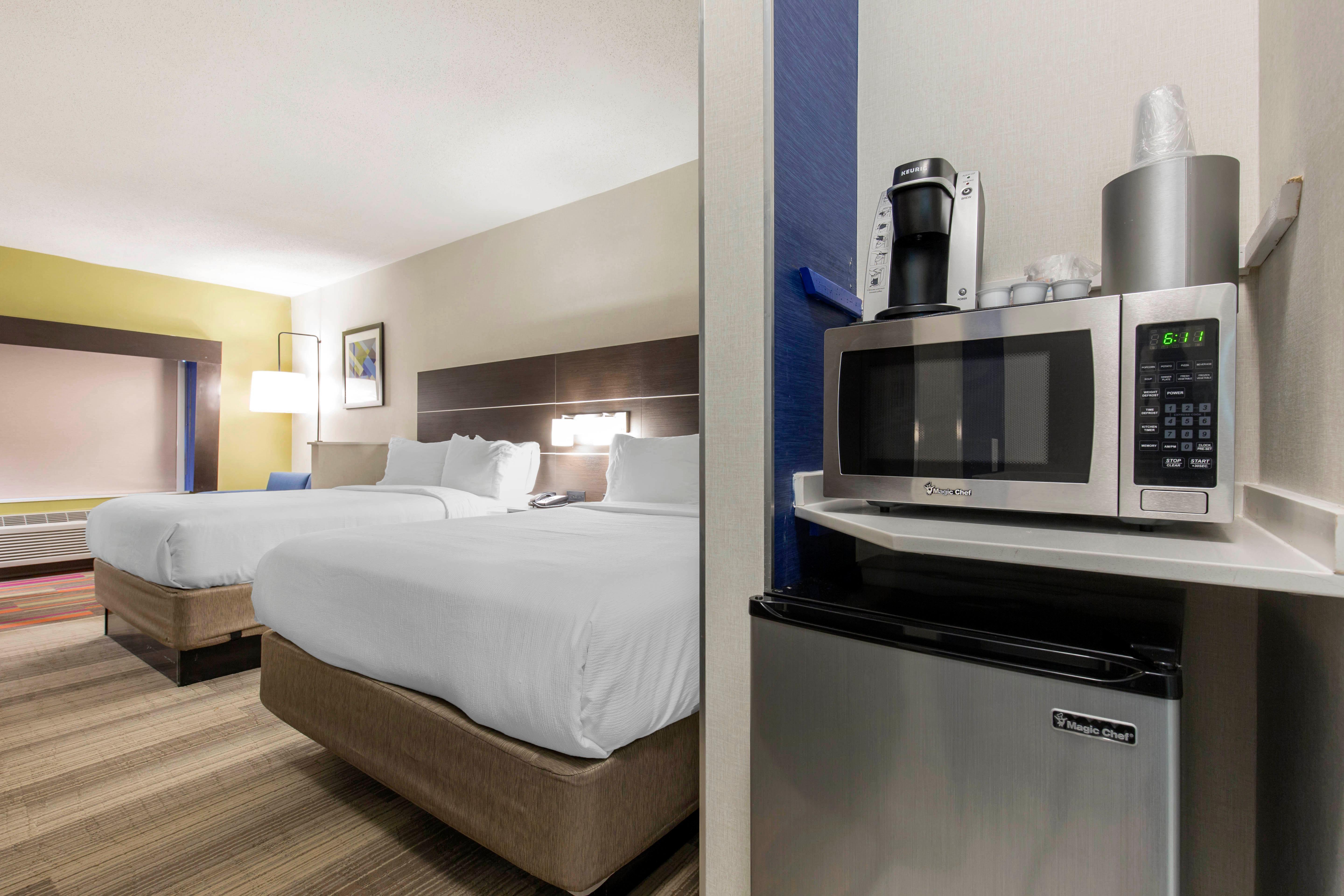 Holiday Inn Express And Suites Chicago West - St Charles By Ihg Saint Charles Exterior photo