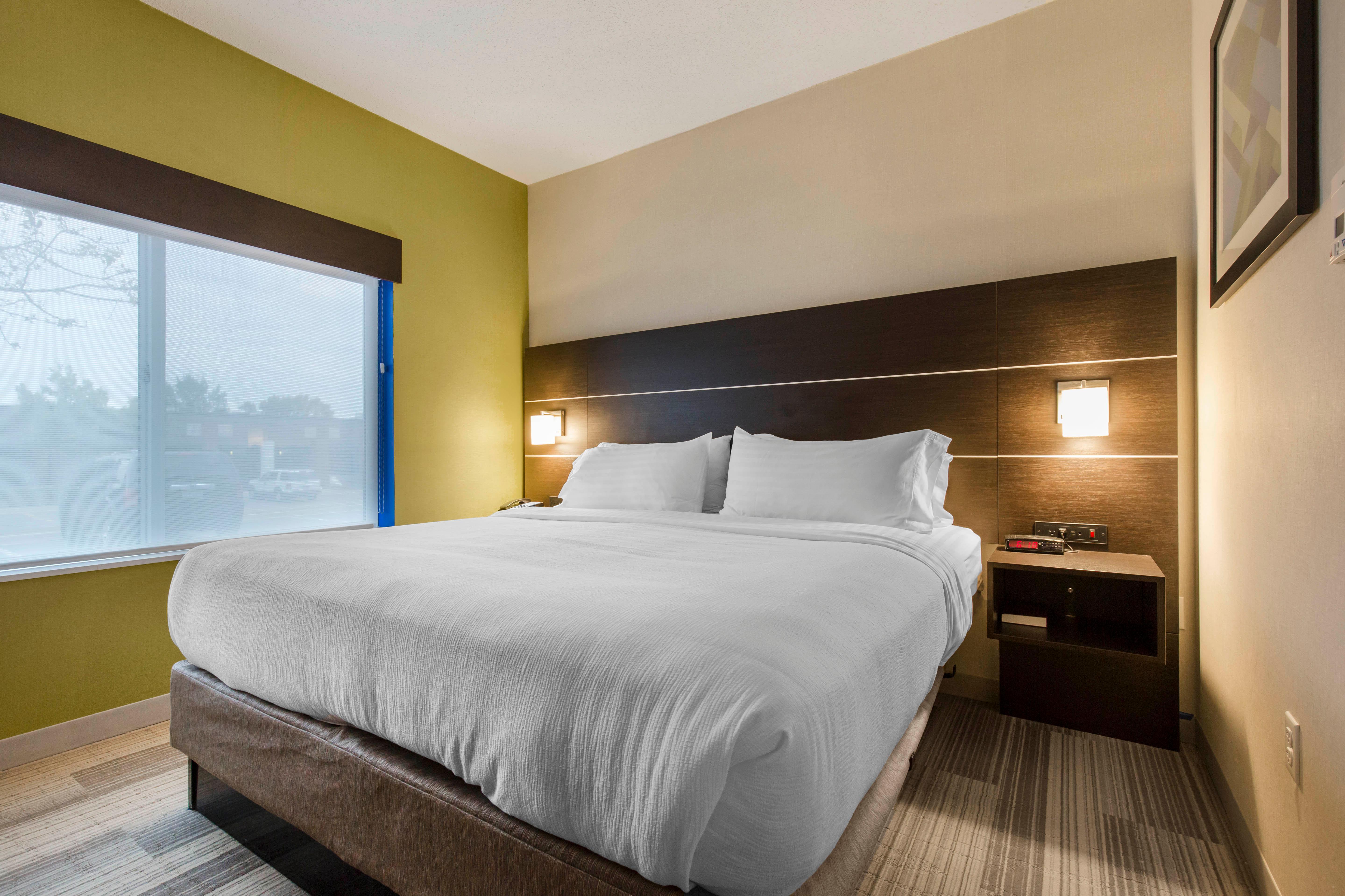 Holiday Inn Express And Suites Chicago West - St Charles By Ihg Saint Charles Exterior photo